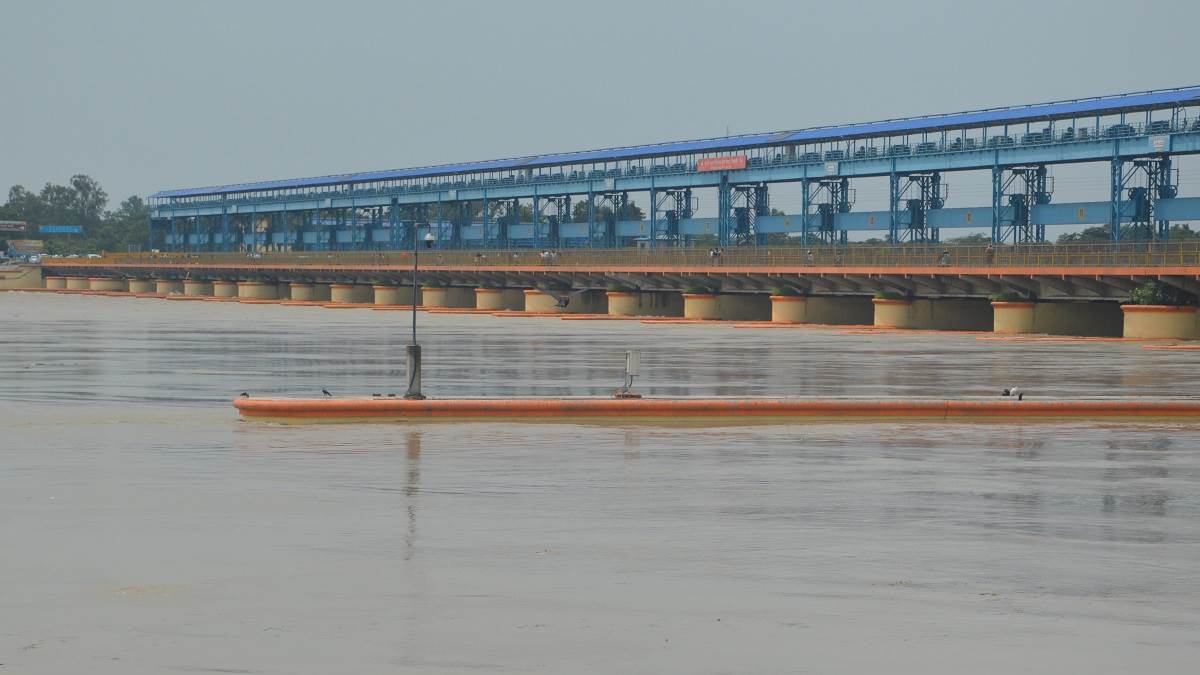 https://www.jagranimages.com/images/newimg/26082025/26_08_2025-bijnor_barrage_r_24026165.jpg