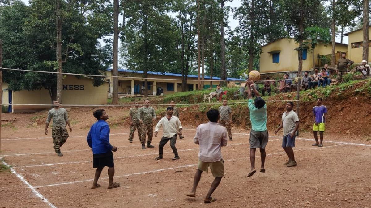 https://www.jagranimages.com/images/newimg/26082025/26_08_2025-chaibasa_crpf_1_24026139.jpg