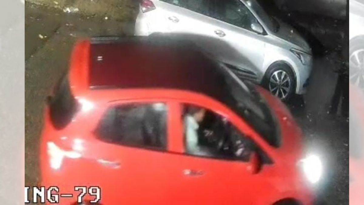 https://www.jagranimages.com/images/newimg/26082025/26_08_2025-delhi_accident_24026033.jpg