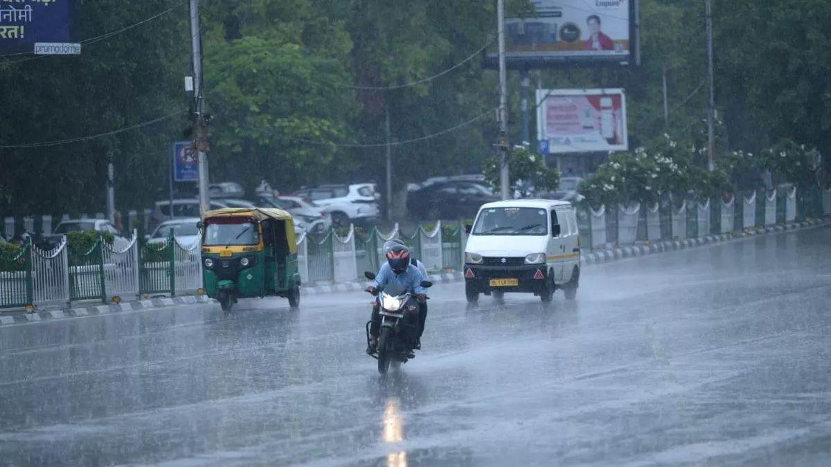 https://www.jagranimages.com/images/newimg/26082025/26_08_2025-delhi_rain_3_24025016_22259131.jpg