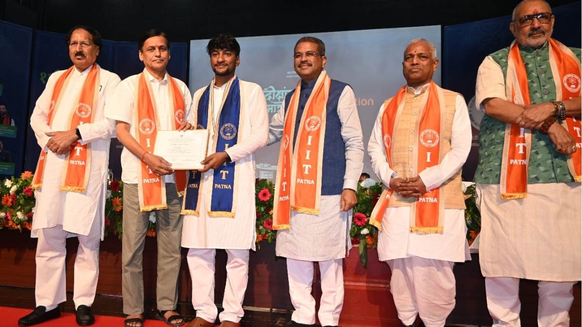 https://www.jagranimages.com/images/newimg/26082025/26_08_2025-dharmendra_pradhan_24026070.jpg