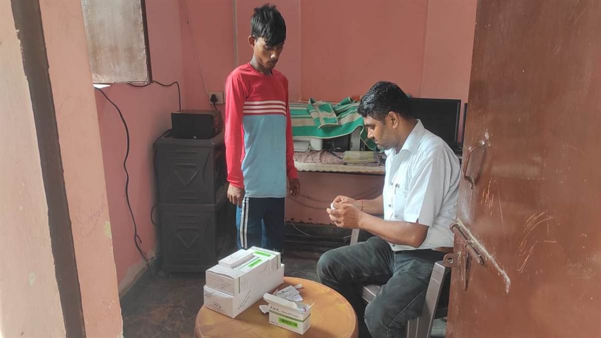 https://www.jagranimages.com/images/newimg/26082025/26_08_2025-fever_spreads_in_kanpur_villages_24026091.jpg
