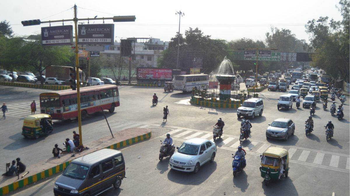 https://www.jagranimages.com/images/newimg/26082025/26_08_2025-hapur-chungi-chauraha_24025951.jpg