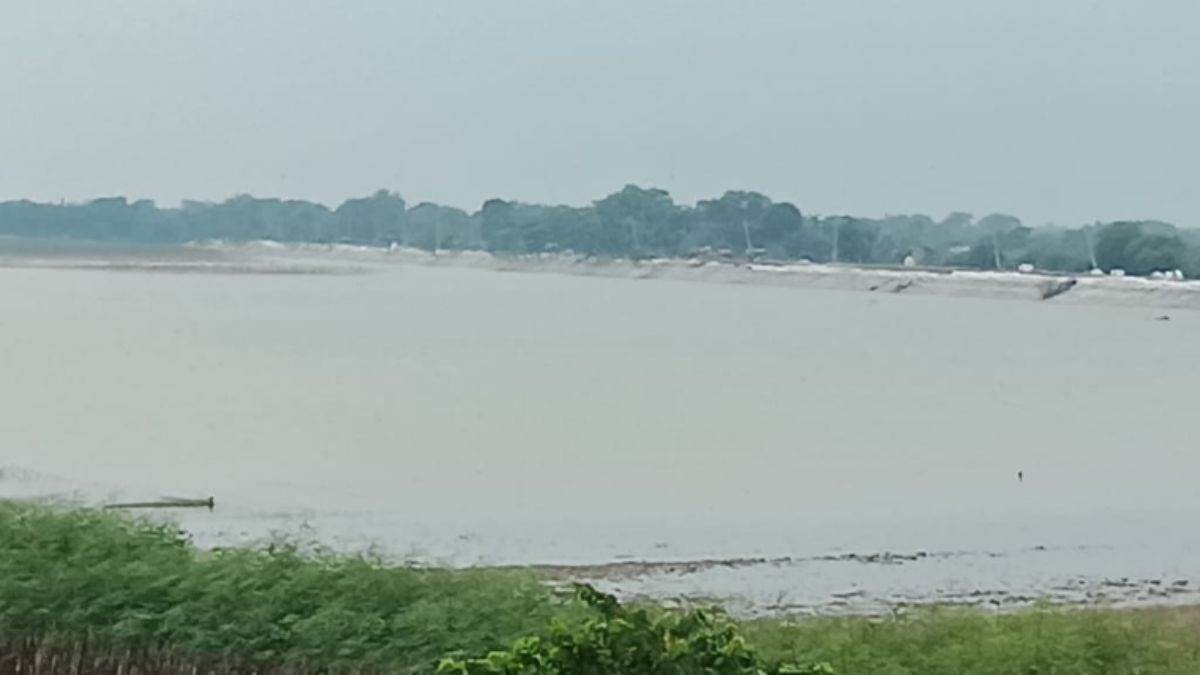 https://www.jagranimages.com/images/newimg/26082025/26_08_2025-khagria_river__24025535.jpg