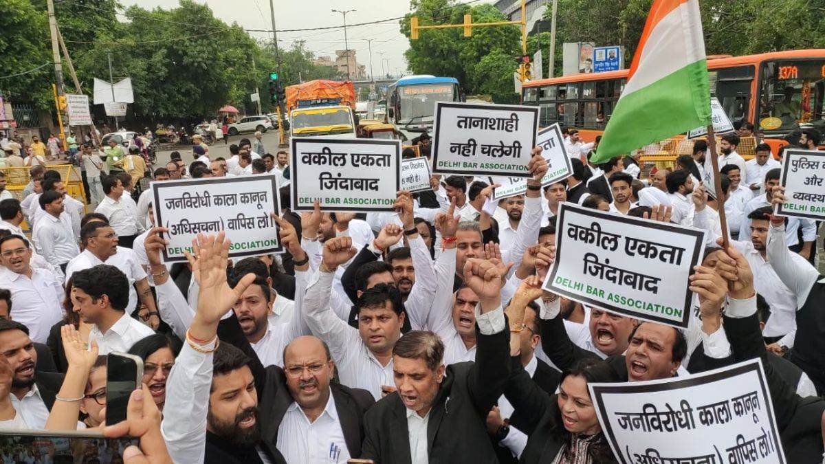 https://www.jagranimages.com/images/newimg/26082025/26_08_2025-lawyers_strike_24026012.jpg