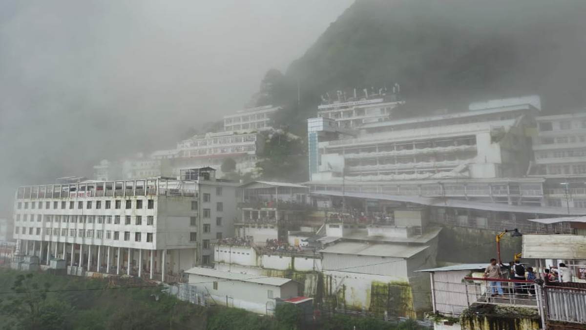 https://www.jagranimages.com/images/newimg/26082025/26_08_2025-mata_vaishno_devi_24025395.jpg