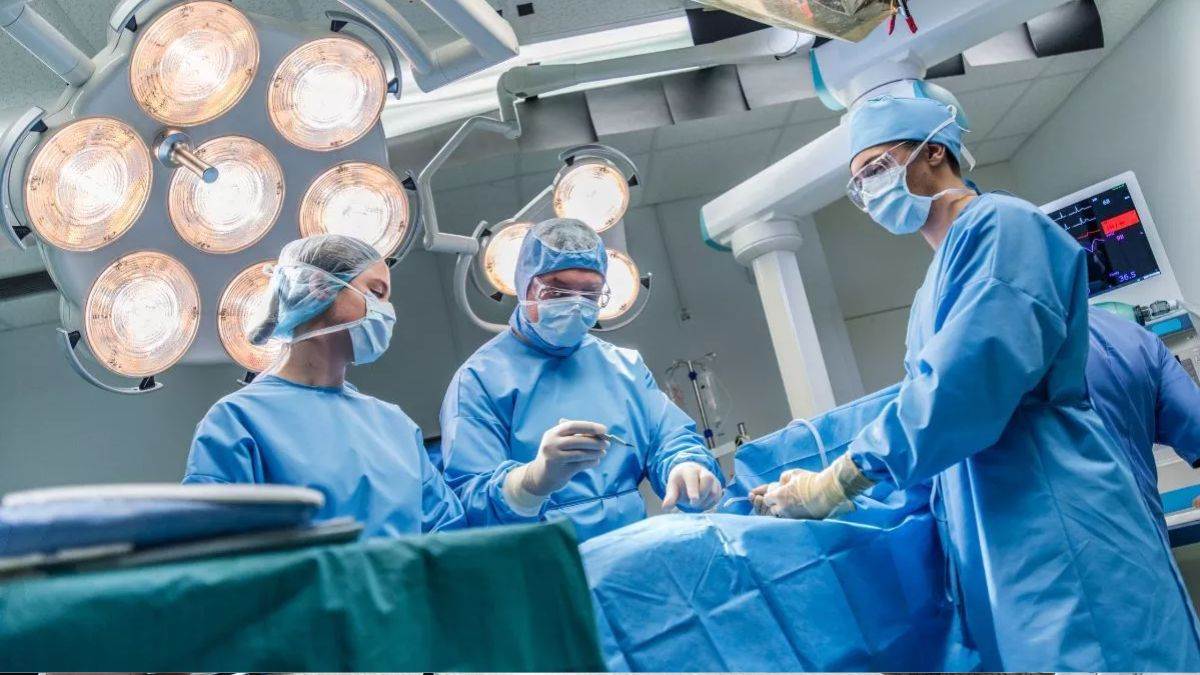 https://www.jagranimages.com/images/newimg/26082025/26_08_2025-max-hospital_24025963_19453400.jpg