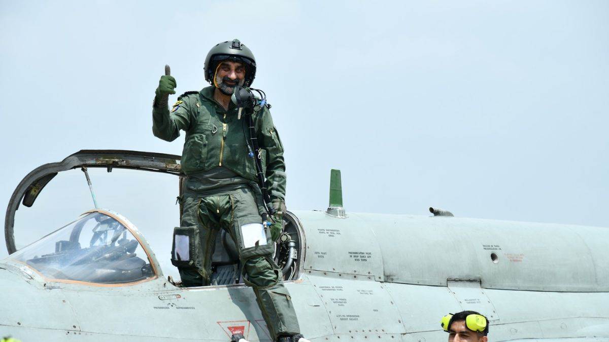 https://www.jagranimages.com/images/newimg/26082025/26_08_2025-mig_21_retire_24025107.jpg