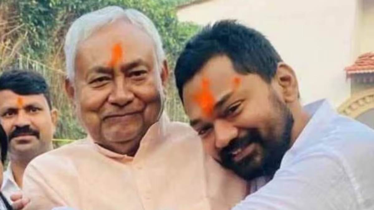 https://www.jagranimages.com/images/newimg/26082025/26_08_2025-nitish_kumar_nishant_kumar_24025750.jpg