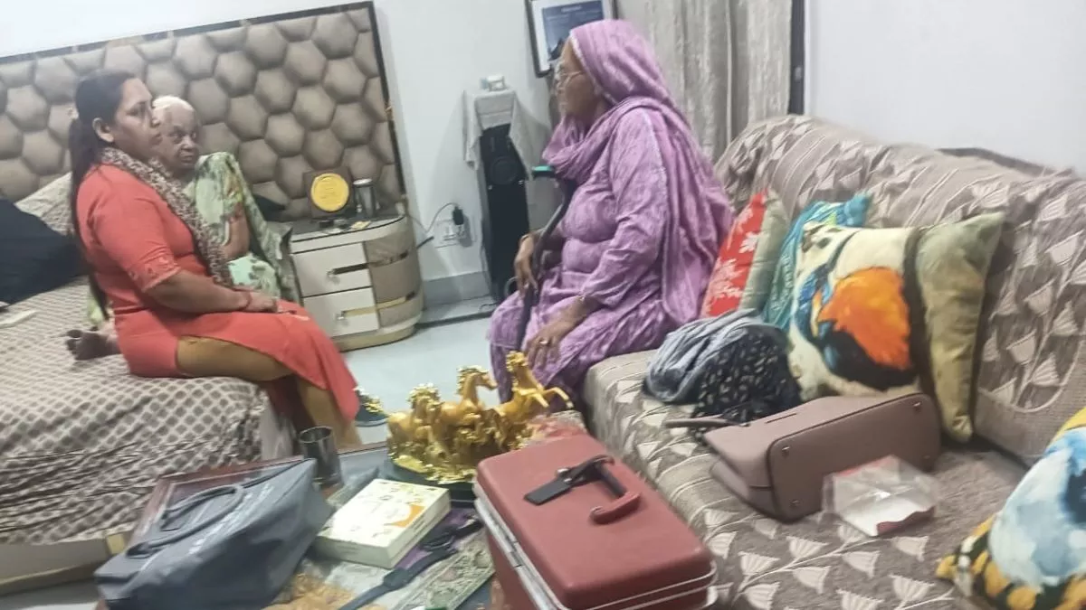 Haryana News: रोहतक में दिनदहाड़े लूट, नेपाली नौकरानी पर लगा आरोप; 5 लाख नकद और जेवर ले उड़े लुटेरे