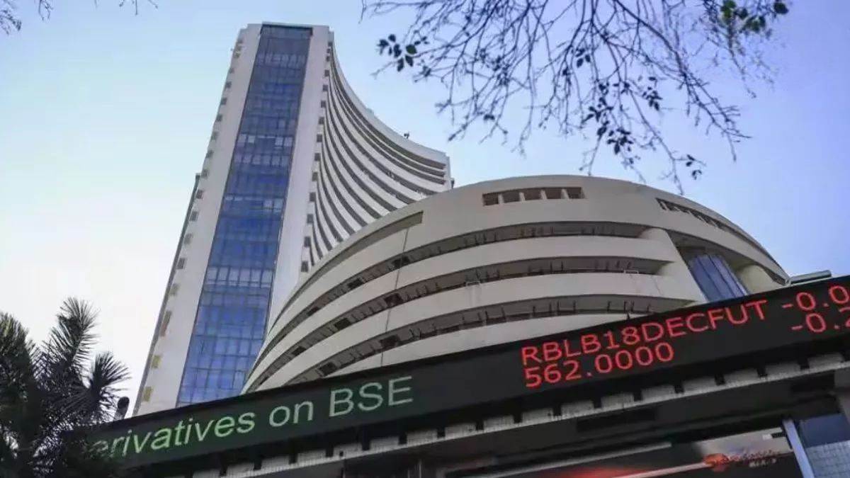 https://www.jagranimages.com/images/newimg/26082025/26_08_2025-stock_market_24025610.jpg
