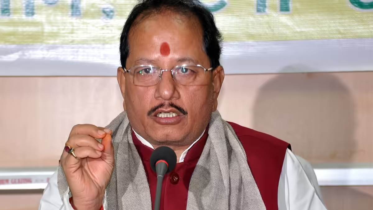 https://www.jagranimages.com/images/newimg/26082025/26_08_2025-vijay_sinha_24025422.jpg