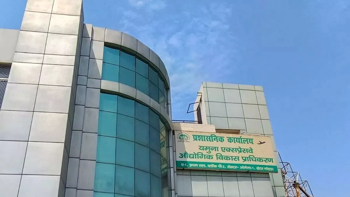 इंडस्ट्रियल प्लॉटों का आवंटन YEIDA के लिए क्यों बना चुनौती? 31 जुलाई को खत्म हो चुकी है योजना