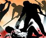 एक मासूम बालक को अगवा करने की नीयत से दौड़ा रहे बदमाश को ग्रामीणों ने धर दबोचा।