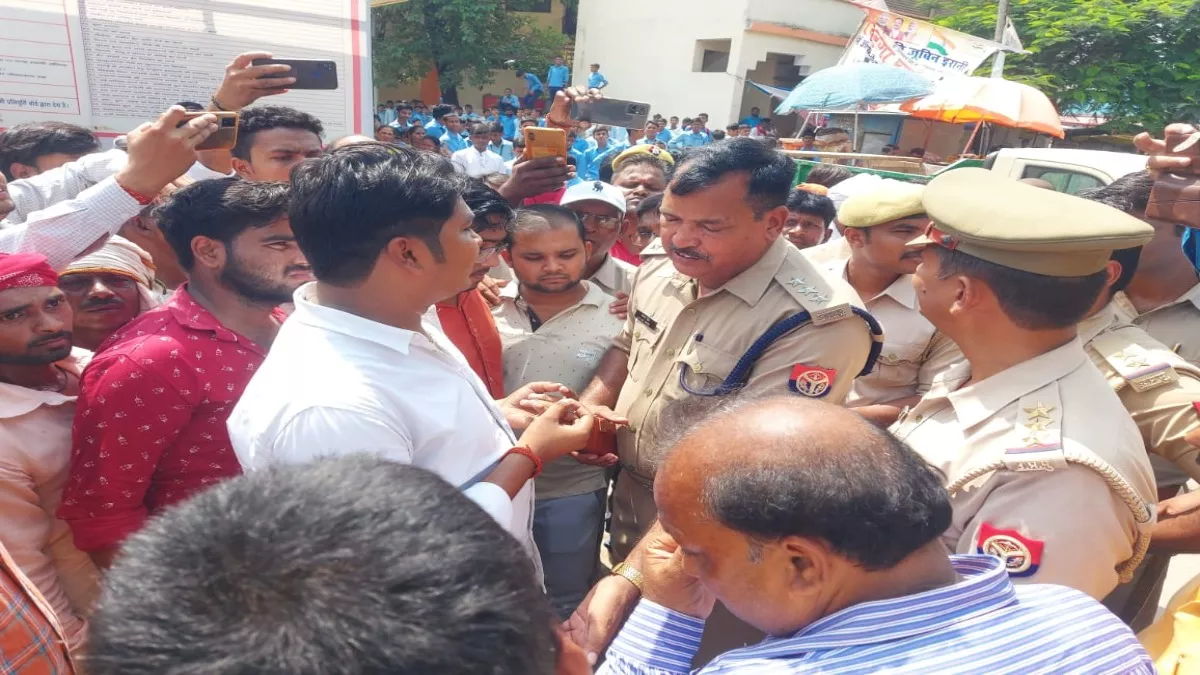 Amethi News: भाजपा जिला महामंत्री ने सफाईकर्मी के बेटे को पीटा, पुलिस ने दर्ज किया मुकदमा