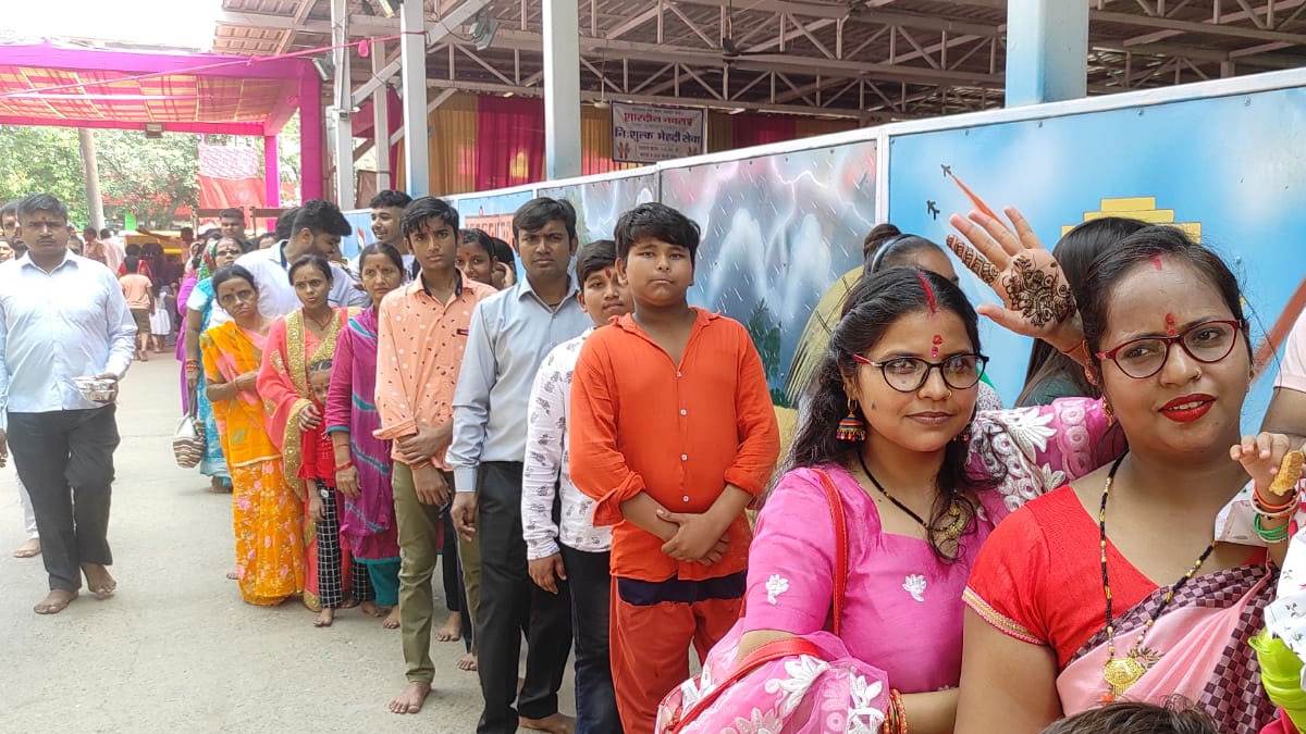 Navratri 2022: рдкрд╣рд▓реЗ рдирд╡рд░рд╛рддреНрд░ рдХреЗ рдЕрд╡рд╕рд░ рдкрд░ рдордВрджрд┐рд░реЛрдВ рдореЗрдВ рдЙрдордбрд╝реА рд╢реНрд░рджреНрдзрд╛рд▓реБрдУрдВ рдХреА рднреАрдбрд╝ - ncr Crowd of devotees gathered in the temples on the occasion of first Navratri Navratri 2022: рдкрд╣рд▓реЗ рдирд╡рд░рд╛рддреНрд░ рдХреЗ рдЕрд╡рд╕рд░ рдкрд░ рдордВрджрд┐рд░реЛрдВ рдореЗрдВ рдЙрдордбрд╝реА рд╢реНрд░рджреНрдзрд╛рд▓реБрдУрдВ рдХреА рднреАрдбрд╝ - ncr Crowd of devotees gathered in the temples on the occasion of first Navratri