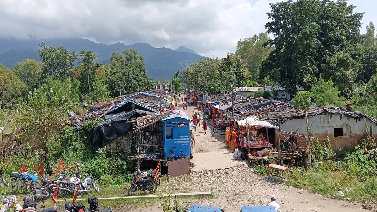 भारत-नेपाल सीमा पर विवाद, नो मेंस लैंड से फड़ हटाने पर भड़के नेपाली, पूर्णागिरी के श्रद्धालुओं का रोका रास्ता
