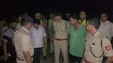 Agra News: व्यापारी से हुई लूट के बाद मौके पर पहुंचे एसएसपी।