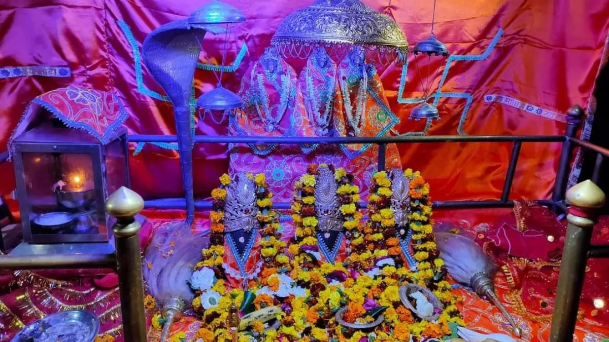 Navratri 2022: फिरोजाबाद का वैष्णो देवी मंदिर, यहां कटरा से आई थी अखंड ज्योति, नौ दिन उमड़ती है आस्था