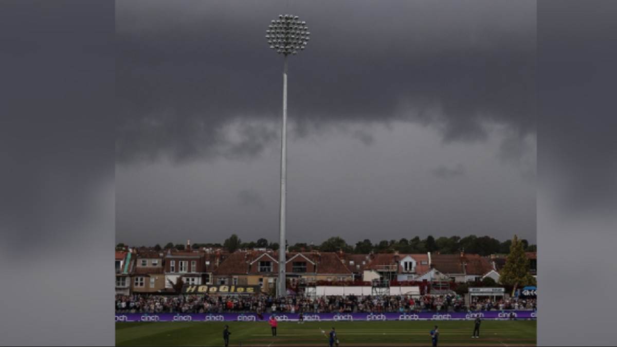 eng vs ire 3rd odi abandoned due to rain ben duckett phil salt stormy innings england wins series against ireland