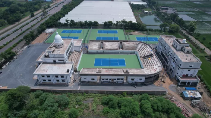 3 हजार की दर्शक क्षमता के साथ 4 एकड़ क्षेत्र में 17.75 करोड़ रुपये की लागत से निर्मित