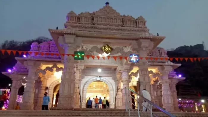 मजहर खान के मुर्गीखाने में बन रहा था मां बम्लेश्वरी देवी का भोग प्रसाद