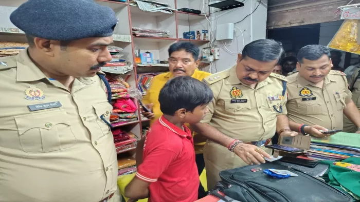 अपहरण की आशंका में छानबीन करते एसपी उत्तरी,सीओ व चिलुआताल थानेदार - सौ. इंटरनेट मीडिया