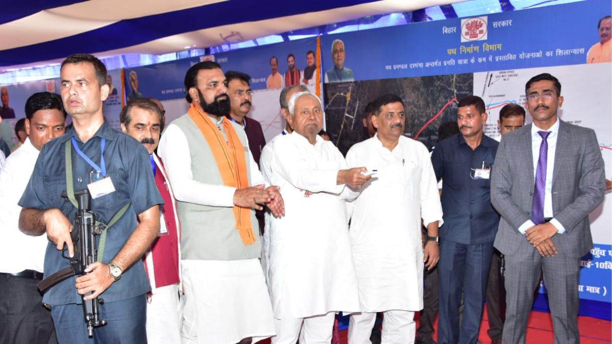 https://www.jagranimages.com/images/newimg/26092025/26_09_2025-cm_in_darbhanga_1_24060664.jpg