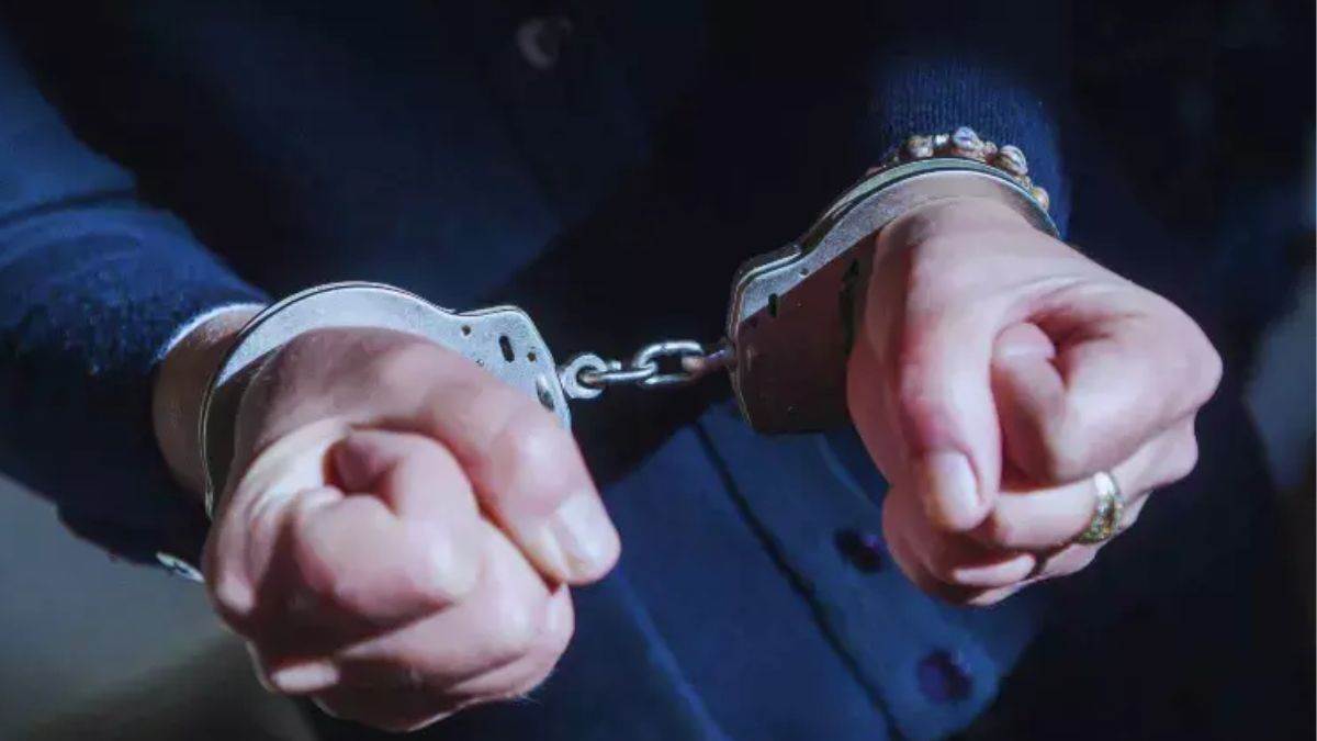 https://www.jagranimages.com/images/newimg/26092025/26_09_2025-doctor_jail_24061313.jpg