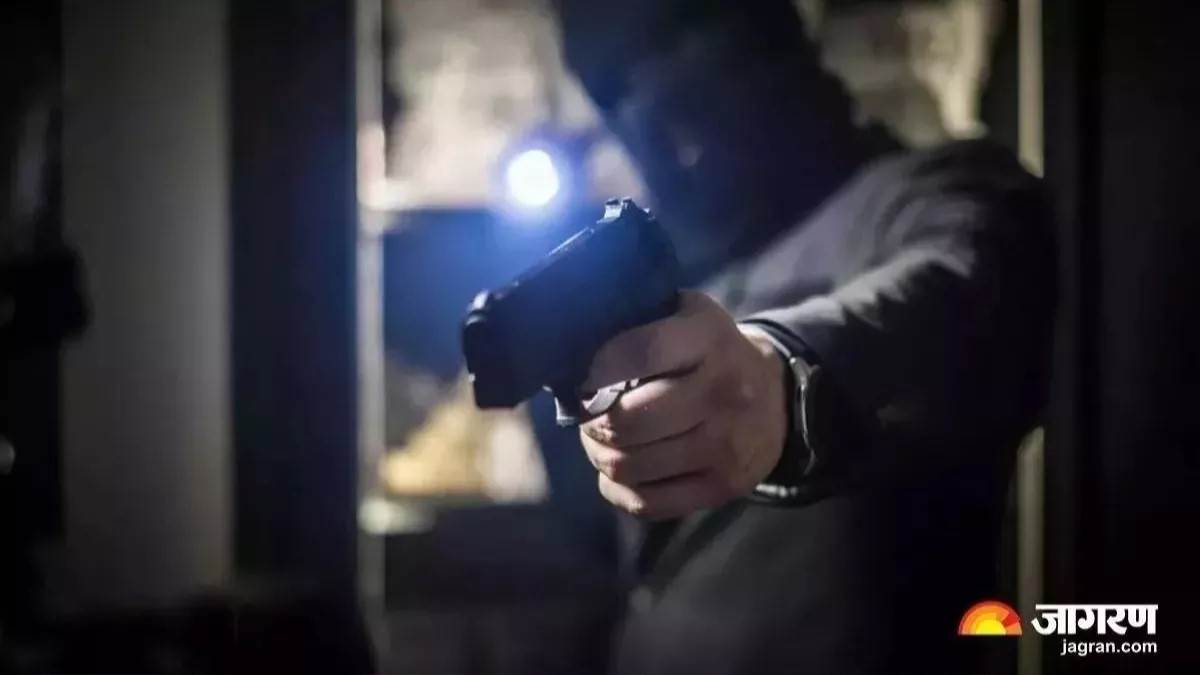 https://www.jagranimages.com/images/newimg/26092025/26_09_2025-gun_24060727.jpg