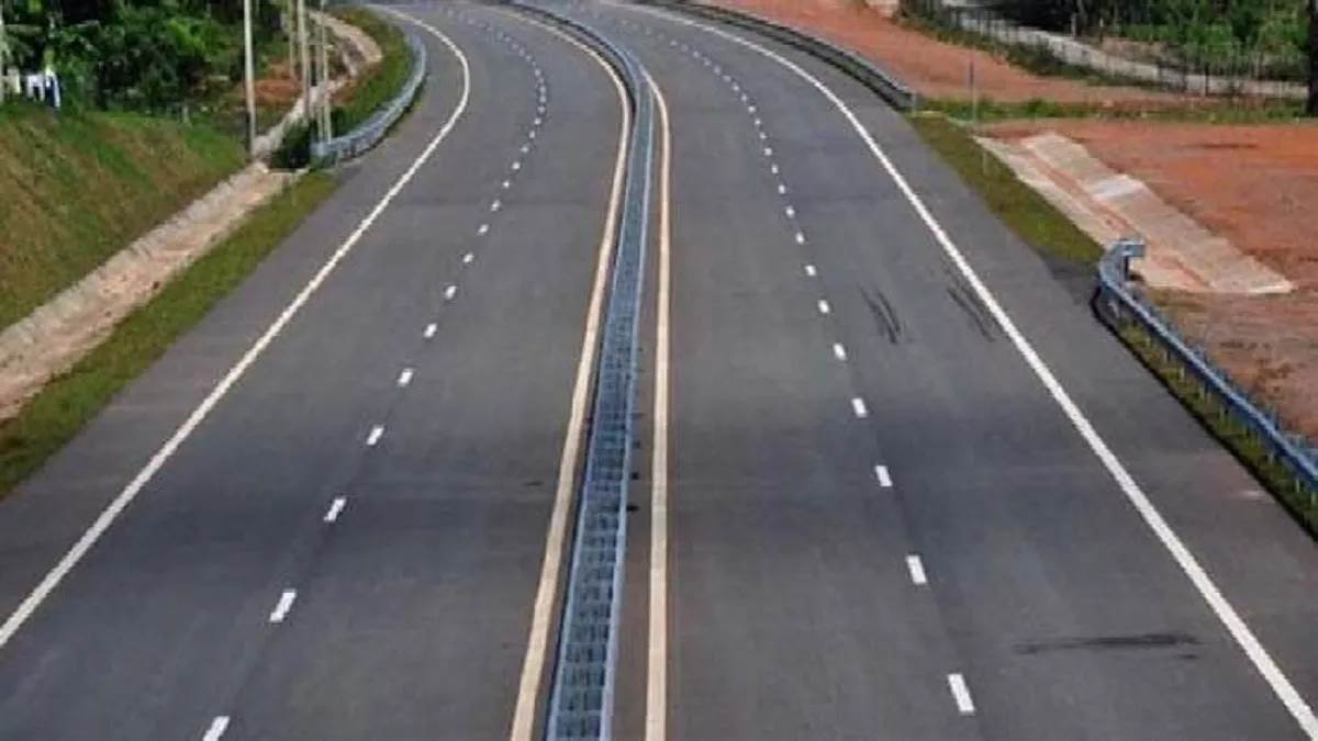 https://www.jagranimages.com/images/newimg/26092025/26_09_2025-highway_24060672_142846178.jpg