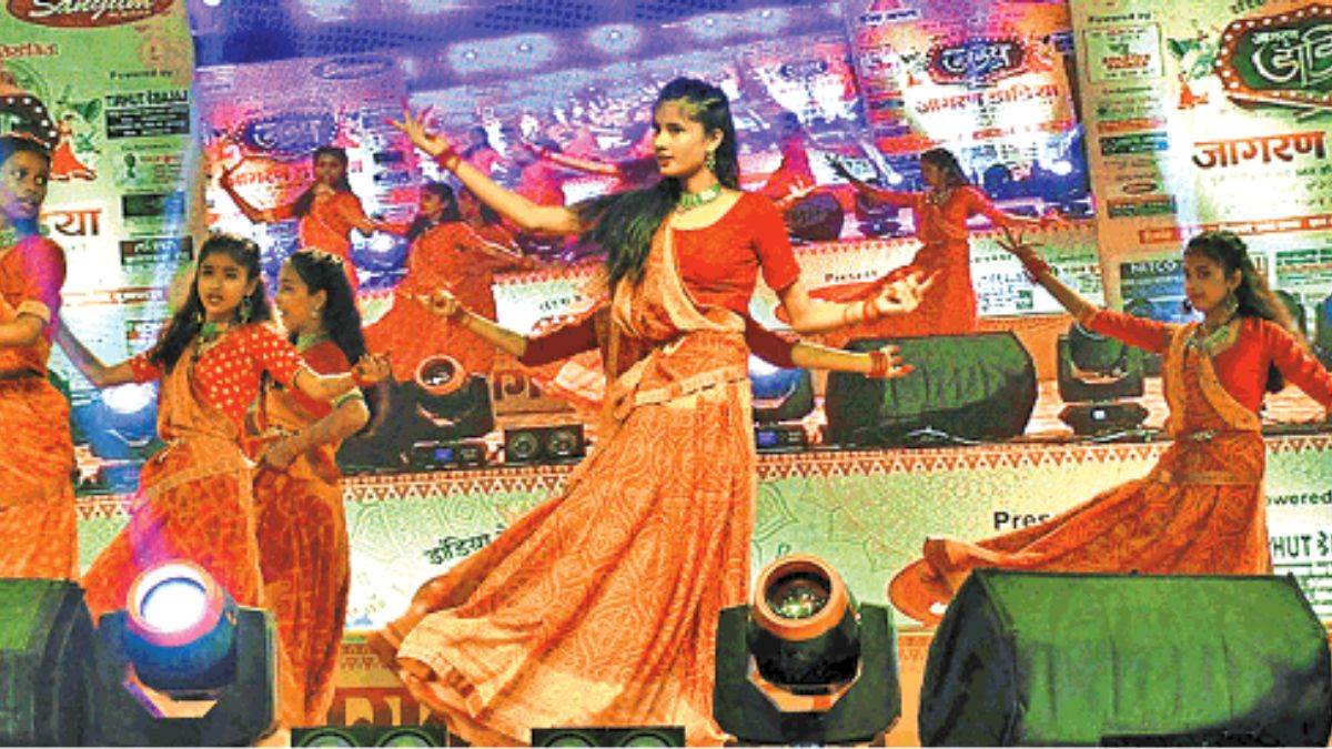 https://www.jagranimages.com/images/newimg/26092025/26_09_2025-jagran_dandiya_2025__24060554.jpg