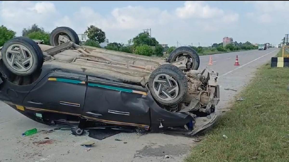 https://www.jagranimages.com/images/newimg/26092025/26_09_2025-ksm_accident_24060884.jpg
