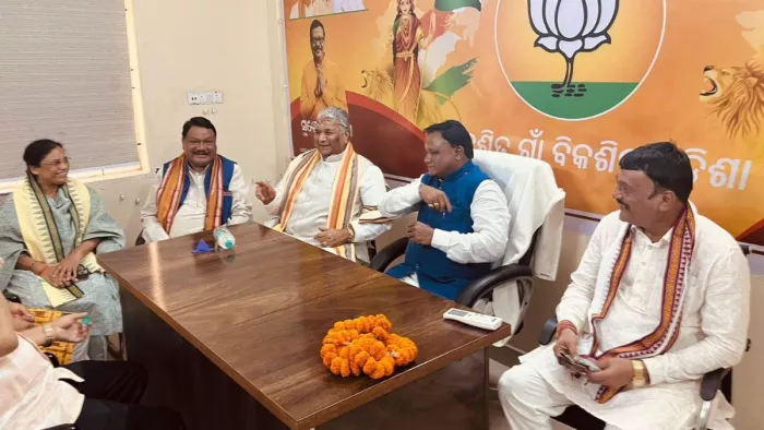प्रधानमंत्री नरेंद्र मोदी के ओडिशा दौरे की तैयारियों में जुटे मुख्यमंत्री माझी