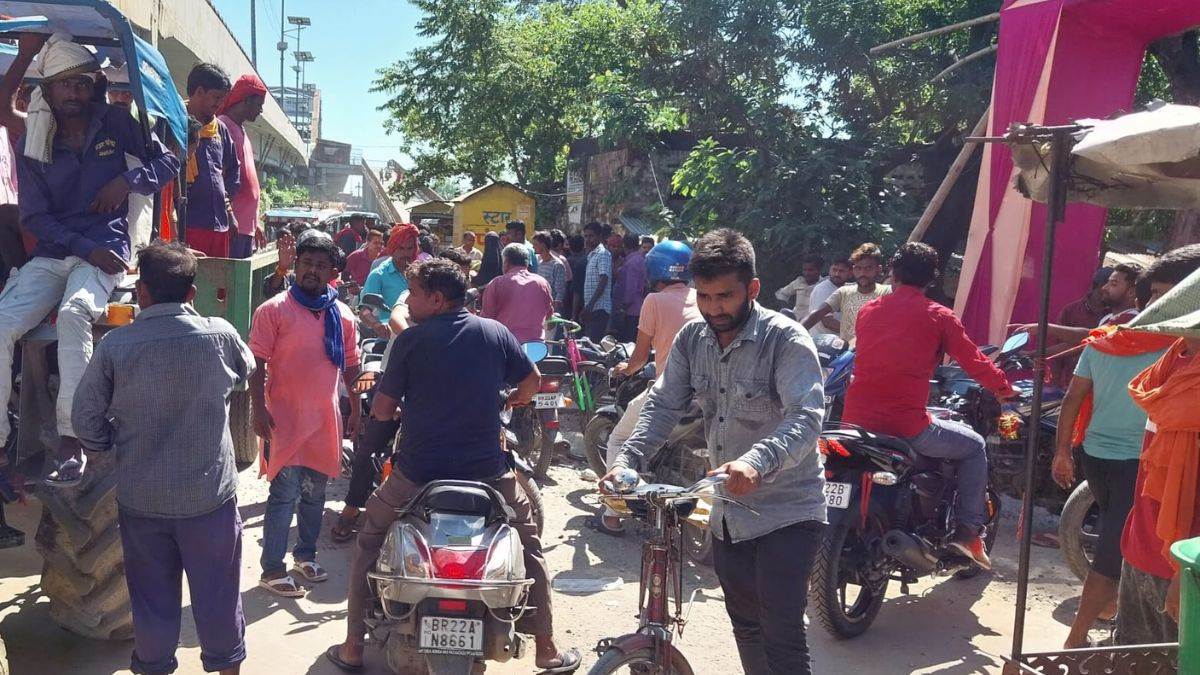 https://www.jagranimages.com/images/newimg/26092025/26_09_2025-narkatiaganj_incident_24060919.jpg