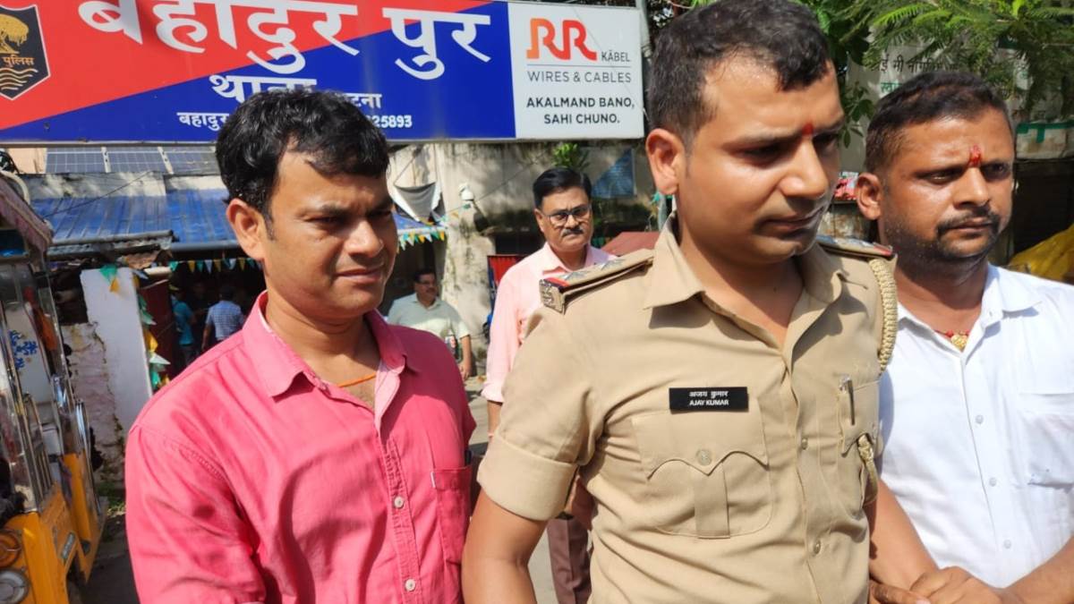 https://www.jagranimages.com/images/newimg/26092025/26_09_2025-patna_bribe_arrest_24060865.jpg