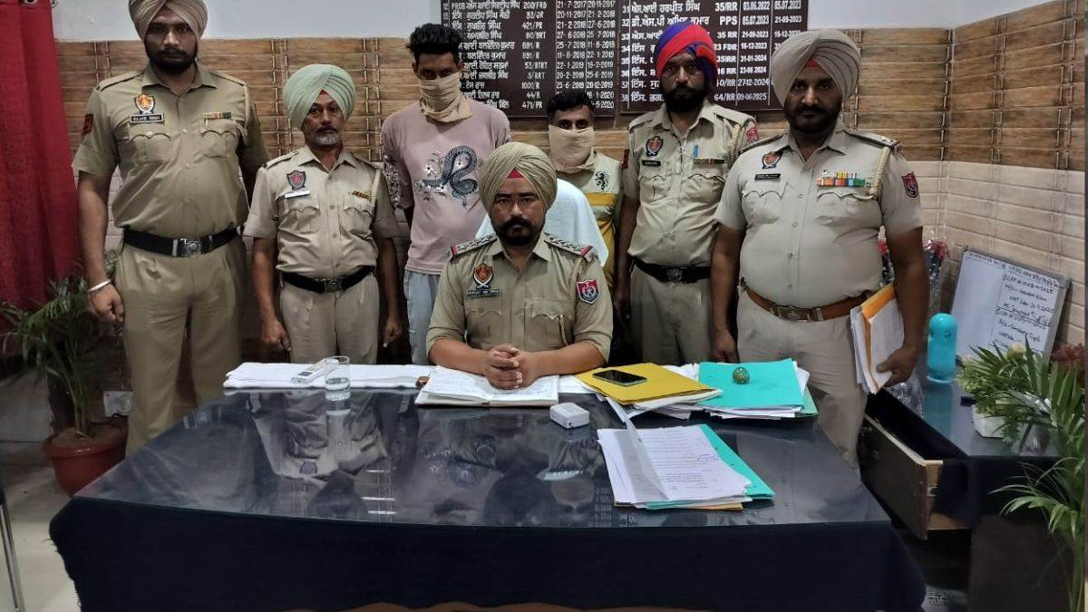 https://www.jagranimages.com/images/newimg/26092025/26_09_2025-police_56_24061404.jpg