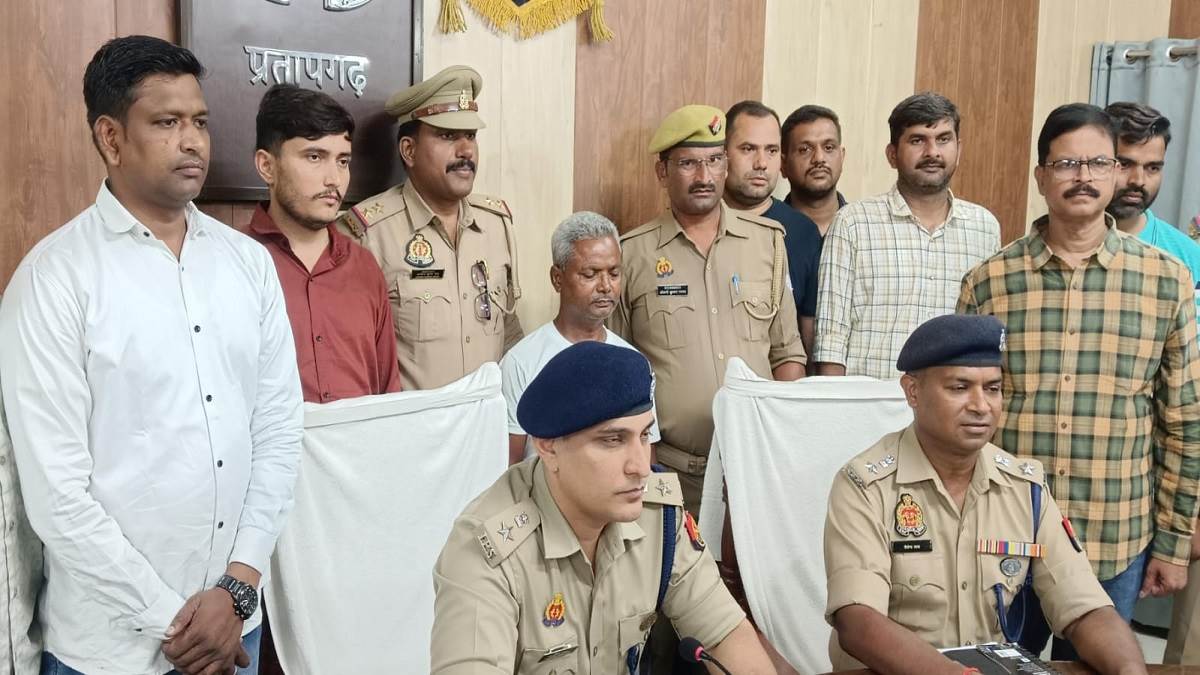 https://www.jagranimages.com/images/newimg/26092025/26_09_2025-prt_arresting_24060939.jpg