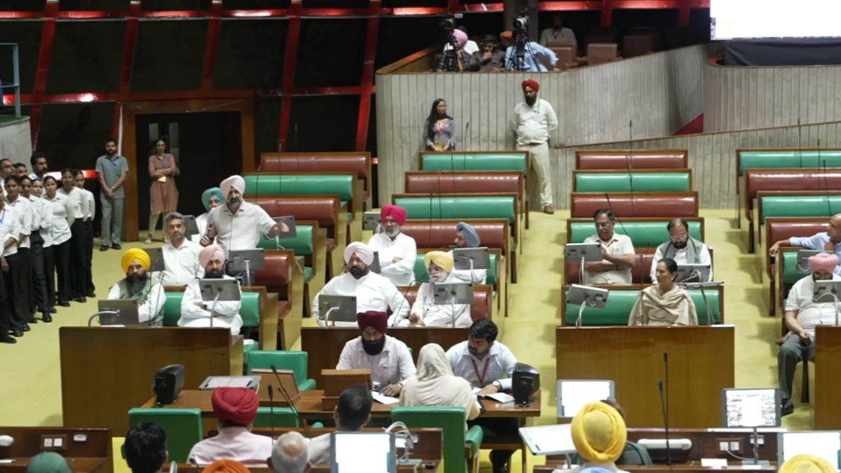 https://www.jagranimages.com/images/newimg/26092025/26_09_2025-punjab_police_76_24061440.jpg