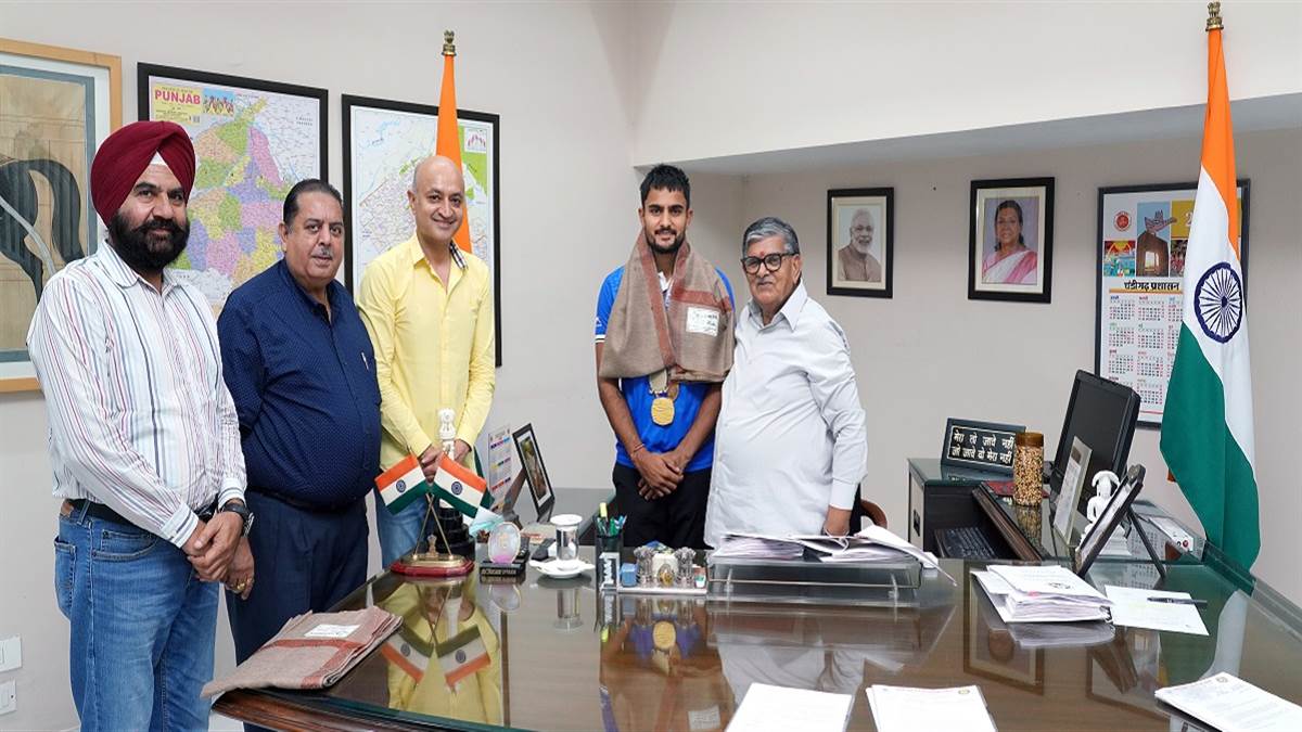 https://www.jagranimages.com/images/newimg/26092025/26_09_2025-sanjay1_24060905.jpg