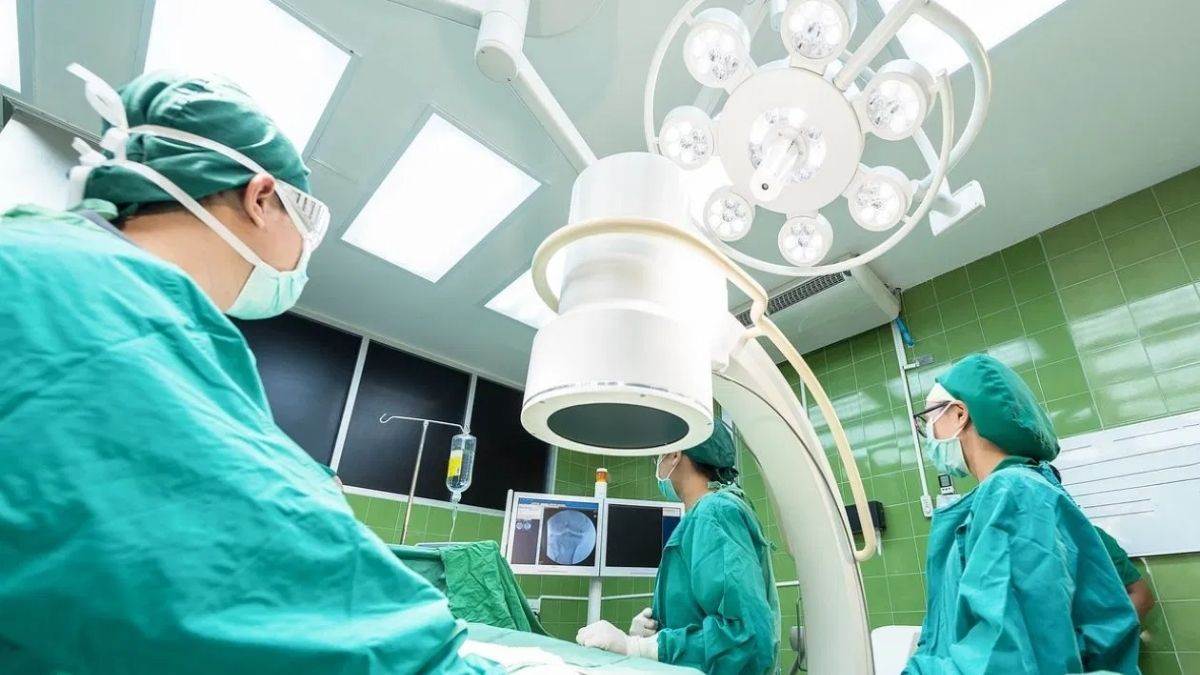 mexico 14 year old dies after alleged breast surgery father alleges lack of consent