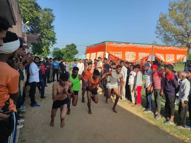 ग्रामीण खेल प्रतियोगिता में युवाओं ने दिखाया दम