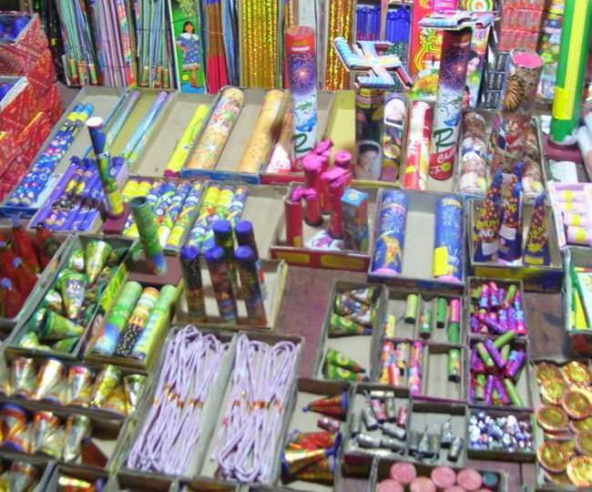 पटाखा के भंडारण और उपयोग करने के दौरान विशेष सावधानी जरूरी। प्रतीकात्मक तस्वीर