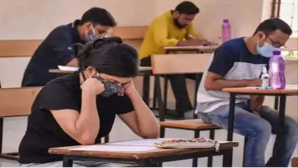 AKTU: इंजीनियरिंग के व‍िद्यार्थ‍ियों के ल‍िए अच्छी खबर, अब हिंदी में भी होगी बीटेक की परीक्षा