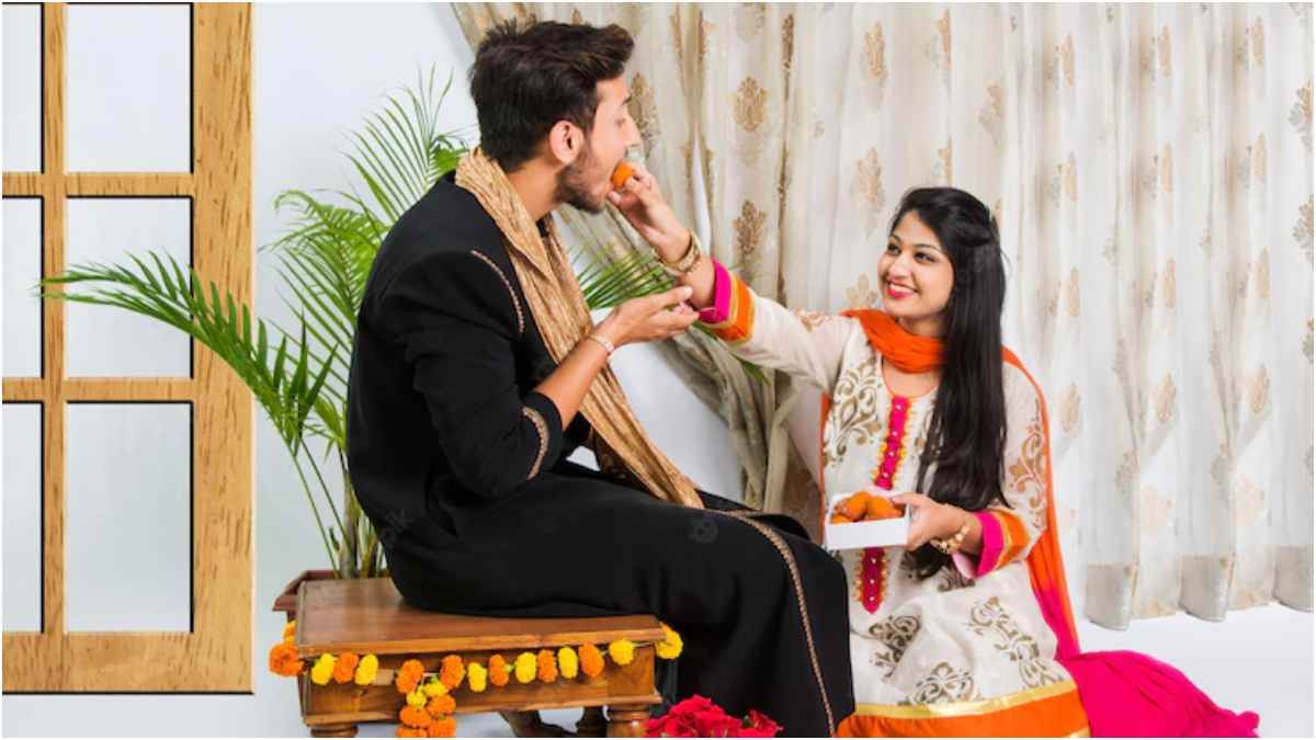 https://www.jagranimages.com/images/newimg/26102022/26_10_2022-bhaidooj-sister-gifts_23162892.jpg