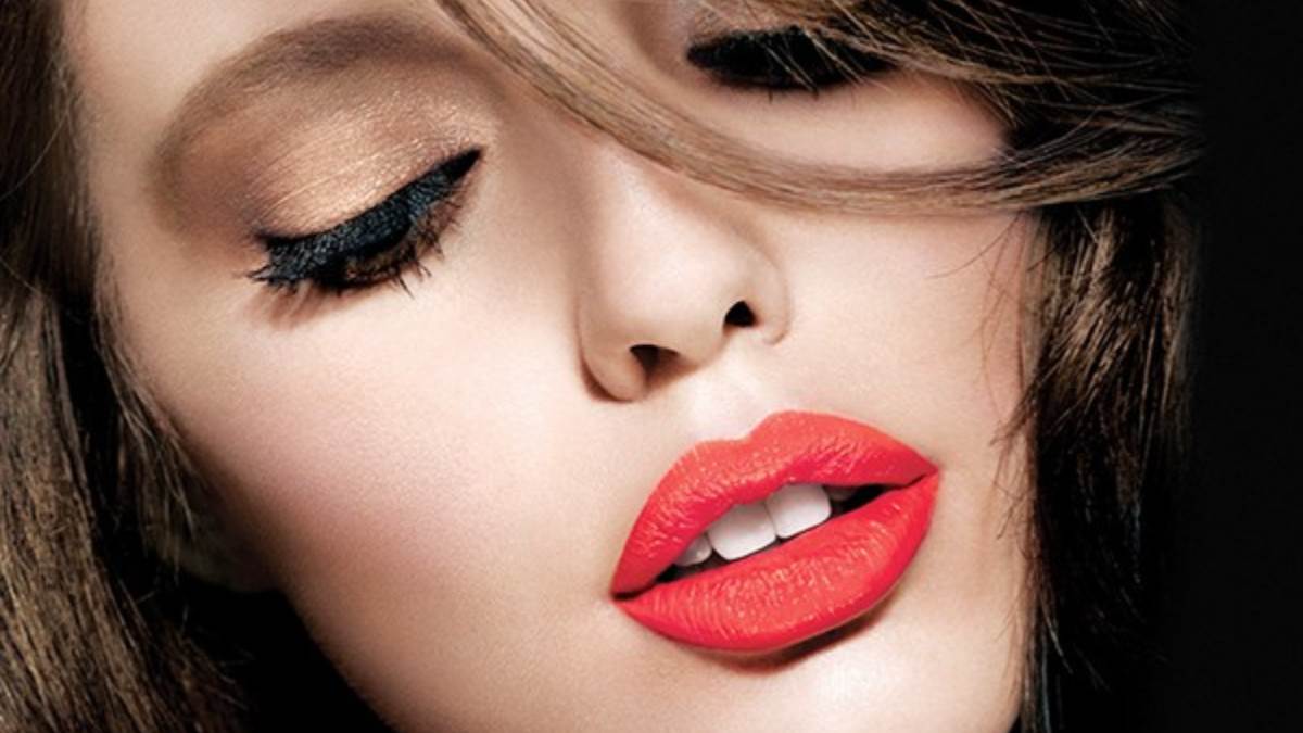 सालों से बने हुए हैं ये बोल्ड Lipstick Shades महिलाओं की पहली पसंद, आज भी रहते हैं ट्रेंड में