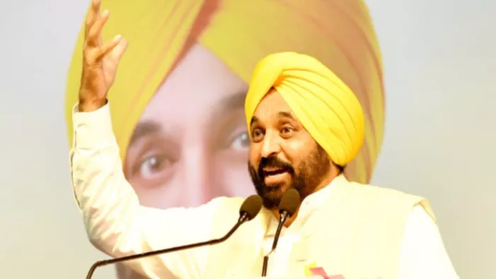 खुली बहस को लेकर सीएम भगवंत मान ने ट्वीट किया है। (फाइल फोटो)