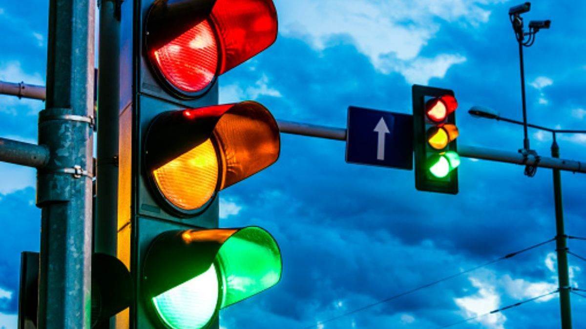 https://www.jagranimages.com/images/newimg/26102023/26_10_2023-traffic_23565270.jpg