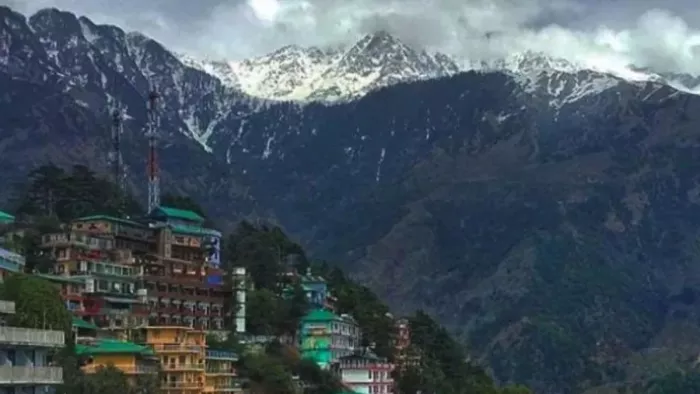 सुबह-शाम की ठंड ने पकड़ा जोर। (फाइल फोटो)
