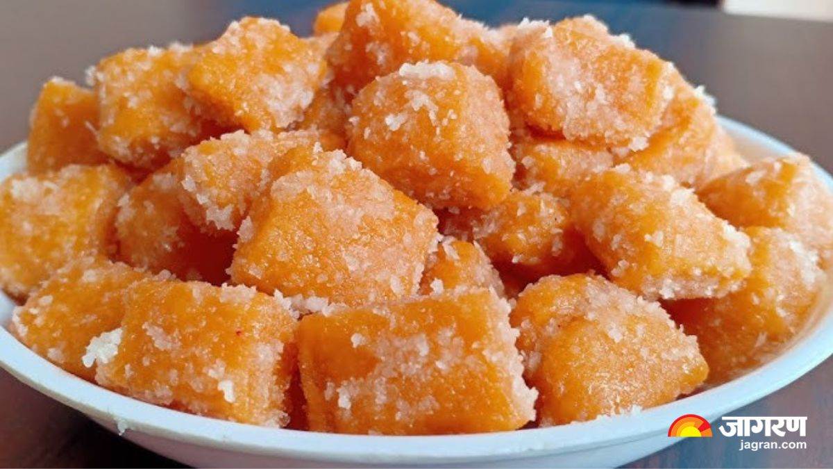 https://www.jagranimages.com/images/newimg/26102024/26_10_2024-shakkarpara_recipe_23822234.jpg